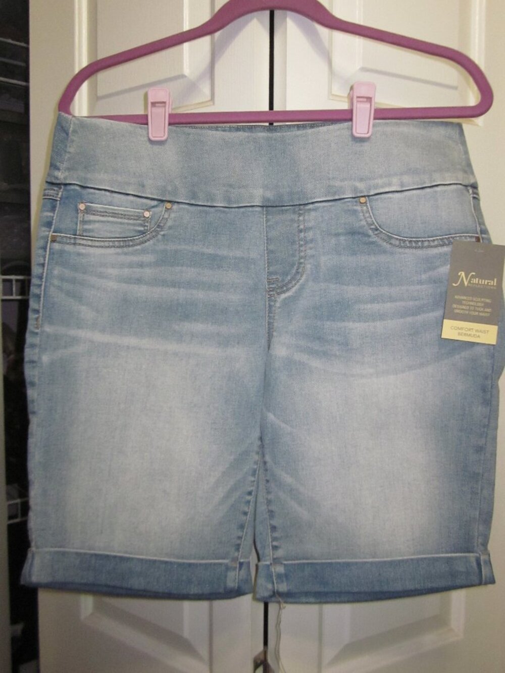 NWT Natural Reflections Cuffed Denim Shorts Sz 10
